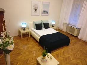 Budapest Center Opera Dream Apartment - Image 4