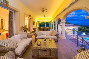 Villa de 4 chambres avec vues spectaculaires - Image 4
