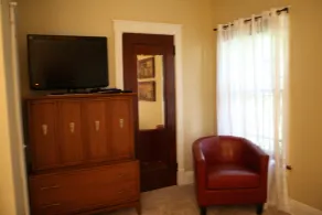 Welcome to Grandma's House! I'd love to host your family&friends! 2 night min! - Image 3