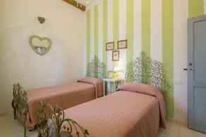 Maison de campagne à la saveur country, piscine privée et pergola romantique - Image 2