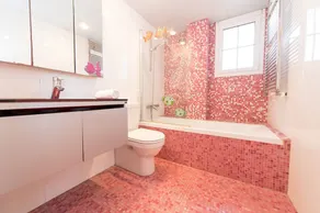 HomeHolidaysRentals Royal - Image 5