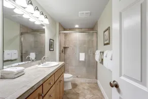 Private 3 acres, Riverfront, HotTub, PoolTable, DiscGolf - Image 5