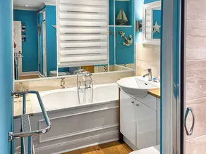 3 bedroom accommodation in Glenelg - Image 2
