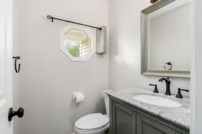 Fully updated w/Large great room for family time, game room, Close to Zoo! - Image 5