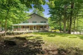 Sebago Lakefront Family Retreat on Frye Island - Image 5