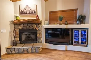 Beautiful Cabin in Torreon`s Cardinal Landing - Image 2