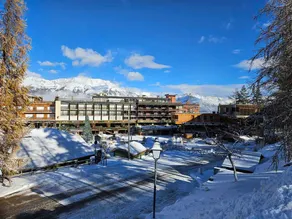 Bright studio for 5, south-facing balcony, center of resort - Image 4