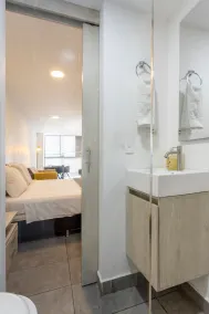Urban Loft: Style and Comfort - Image 4
