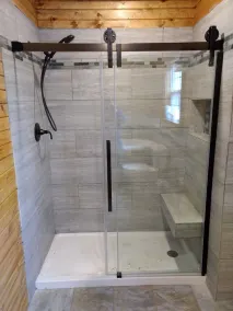 Neu gebaute rustikale 3-Zimmer-Hütte mit einem Hektar großen Angelsee! - Image 4