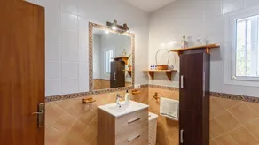 Dejligt sommerhus med indhegnet pool i Álora - Image 2