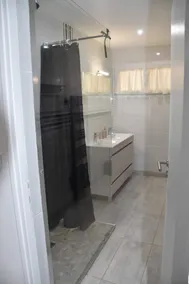 Comfortable cottage with quiet garden - Image 2