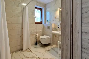 Casa vacanze a Wiśniowa con piscina e bosco - Image 3