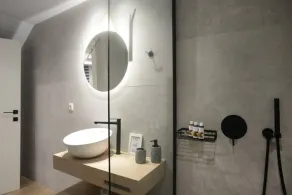 Damona Luxury Home - Image 4