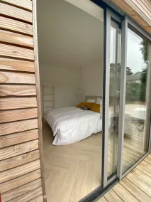 New wooden house, swimming pool, 5 minutes' walk from the beach. - Image 5
