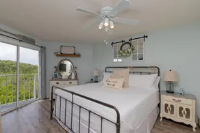 Des foules disparues! Profitez des clés comme un local. New Oceanfront Condo W / Vues sur l'océan - Image 2