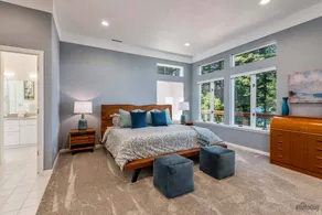 New Listing! Amazing Lakefront 4 Bedroom 4 1/2 Bath,Sleeps 10, w/ Bonus room,Incredible Views,Dock - Image 2