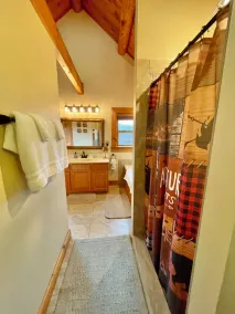 Scenic Log Cabin sur 12 Acres - Image 3