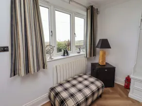 FARNE COTTAGE, pet friendly, country holiday cottage in Beadnell - Image 5