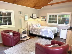 Guerneville~Romantic Cottage~Hot Tub~Dog Friendly~Russian River~Fire Table! - Image 3