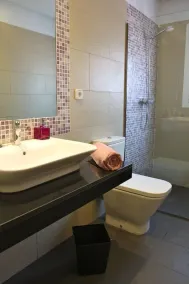 Villa de luxe avec piscine et bain à remous - Image 3