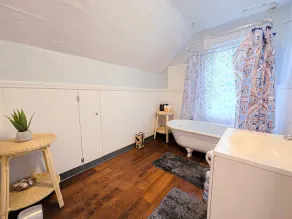 Cozy 2 BR, Sleeps 8, Near Beach and Downtown CLE! - Image 3