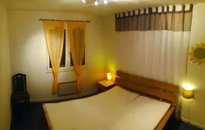 Nice location near the lake, 12 KM to Atlantic, 4 bedrooms, with huge garden - Image 4
