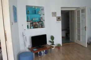Cosy & Spacious Apartment, City Center, WiFi FREE - Image 2