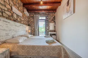 Souda Bay Cottage - Image 4