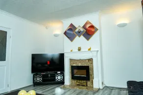 7 Guests - 3 Bedrooms - Parking - Pet Friendly - Image 2