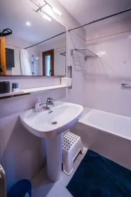 TAMARIU 24-Morgen-Privatbesitz mit Villa, Pool-Haus, Pool und Garten - Image 3