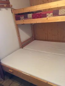 First-floor apartment, sleeps 4–5. South-facing - Image 4