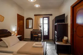 Mirsini Apartments in Sifnos - Image 2