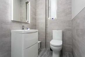 Seaforth Suite - Donnini Apartments - Image 3