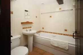 2 bedroom cottage on Bodmin Moor - Image 2