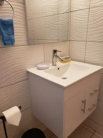 OCEAN FRONT, HANDICAP BATHROOM, KING SIZE BED, POOL AND SILENCE SPLITS UNITS - Image 4