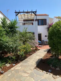 Detached  2 bedroom villa sleeps  4/5< br>Free WiFi - Image 4