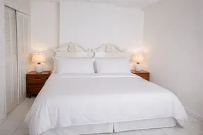 Cosy & Stylish Studio at Turtle Beach Towers - Pool, Beach & Town Nearby - Image 3
