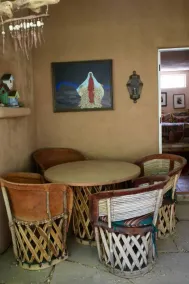 Vintage-themed Cowboy Cottage in Tesuque - Image 5