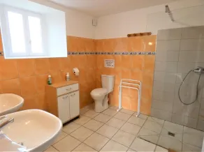A noust - Image 3