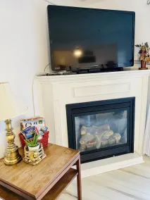 Oz Festival! Walk to Resort! Pets! Fireplace! - Image 3