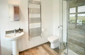 Luxurious romantic retreat for two, one bedroom with en-suite bathroom - enquire now! - Image 3