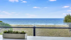 Escape 201 - Beachfront Luxury in Bilinga/ North Kirra - Linen Provided - Image 2