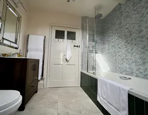 Quirky Luxury Barn Sleeps 8 Pet Friendly - Image 4