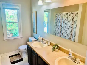 ⁂Your Cozy Home-Minutes to Base, 15min to Downtown ⁂ - Image 3