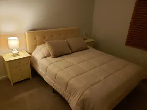 Comfortable 3 Bedroom, 3 Bathroom With Amenities! - Image 5