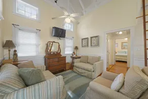 Prime Location Seaside, FL. Privacy, 4 min walk to beach + 2 Adult Bikes! - Image 4