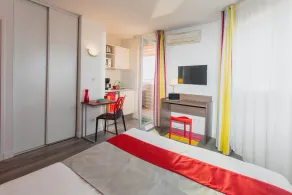 Studio Lumineux et Abordable avec Balcon + Parking - Image 5