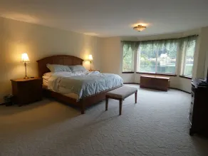 Lovely Lake Crabapple Lakefront Home - Image 5