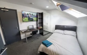 Fully Serviced studio available close to the city - Image 3