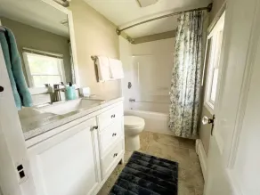 2BED GUESTHOUSE WITH PRIVATE BEACH ACCESS - Image 5